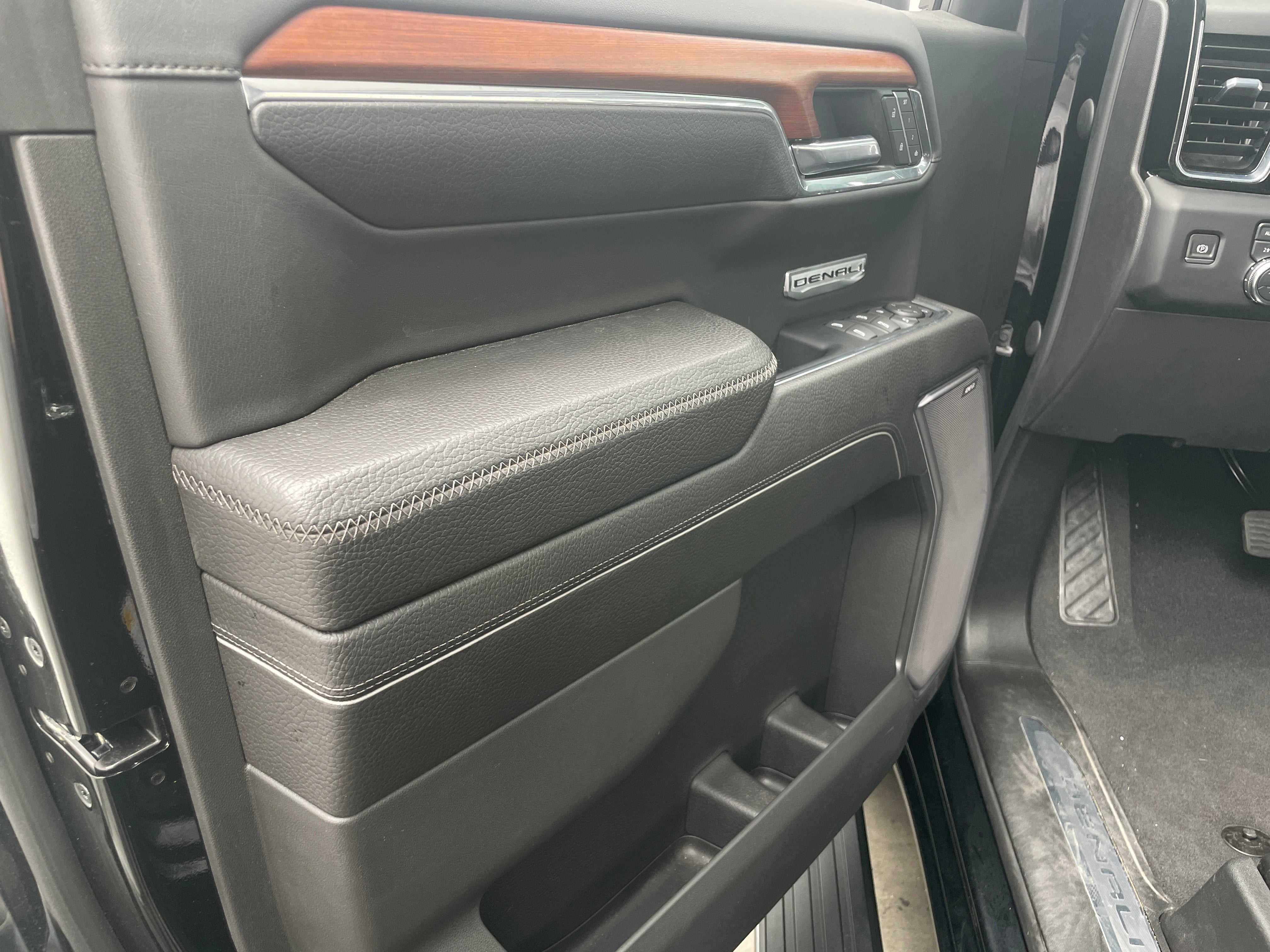gmc sierra 1500 denali 2022 3GTUUGEL5NG598106 image gmc sierra 1500 denali 2022 3GTUUGEL5NG598106 image